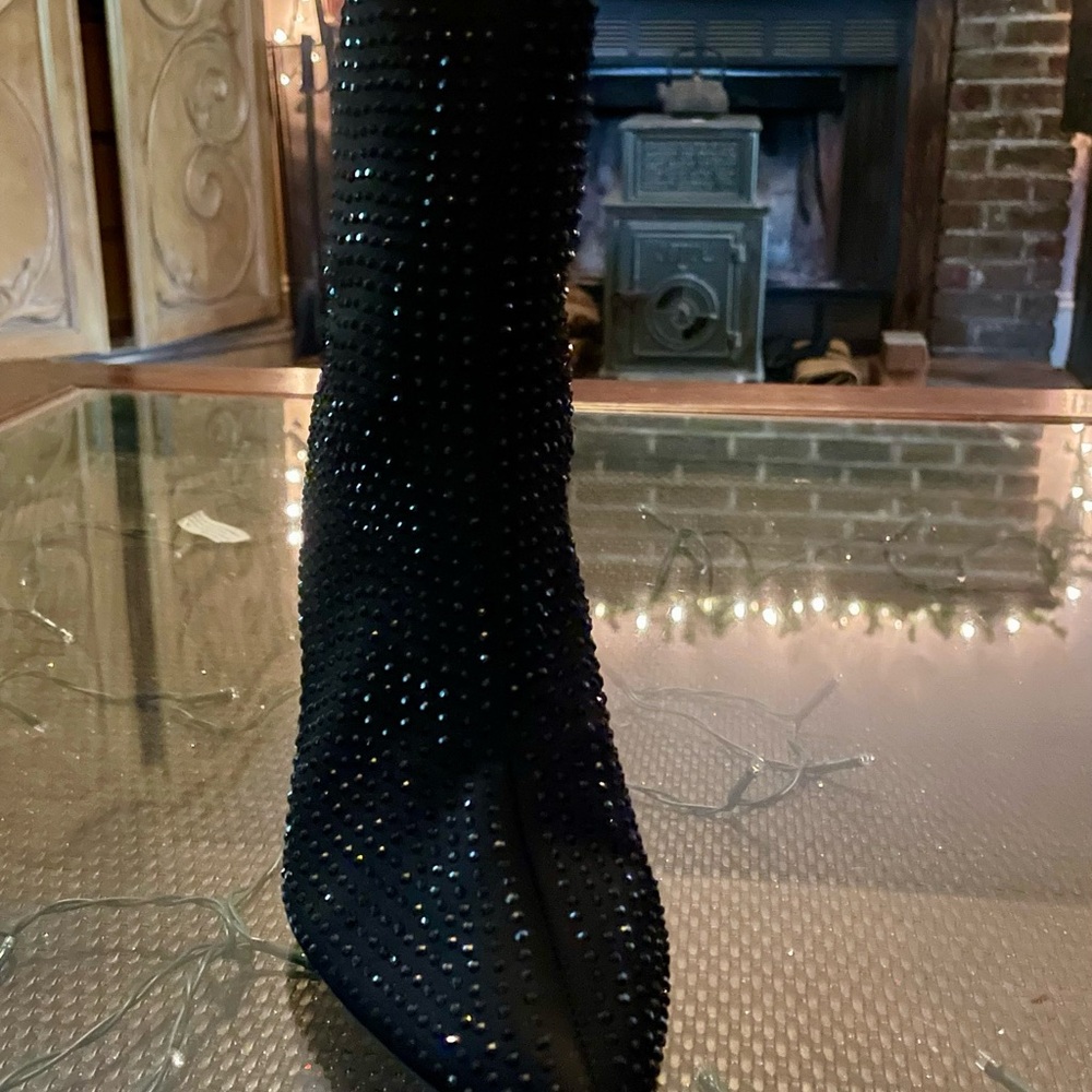Elegant Black Studded Women's Boots